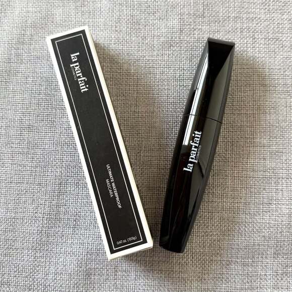 La Parfait Ultimate Waterproof Mascara Full Size Smudge Proof Longwearing - Picture 1 of 7